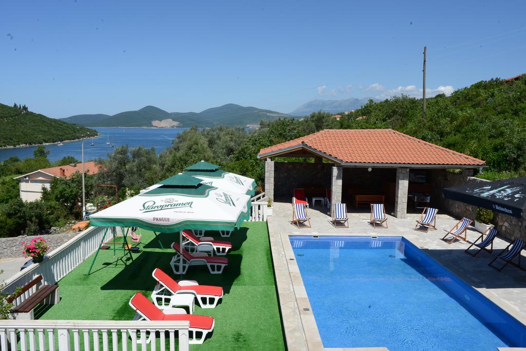 Apartments Vila Lazarevic Tivat Luaran gambar