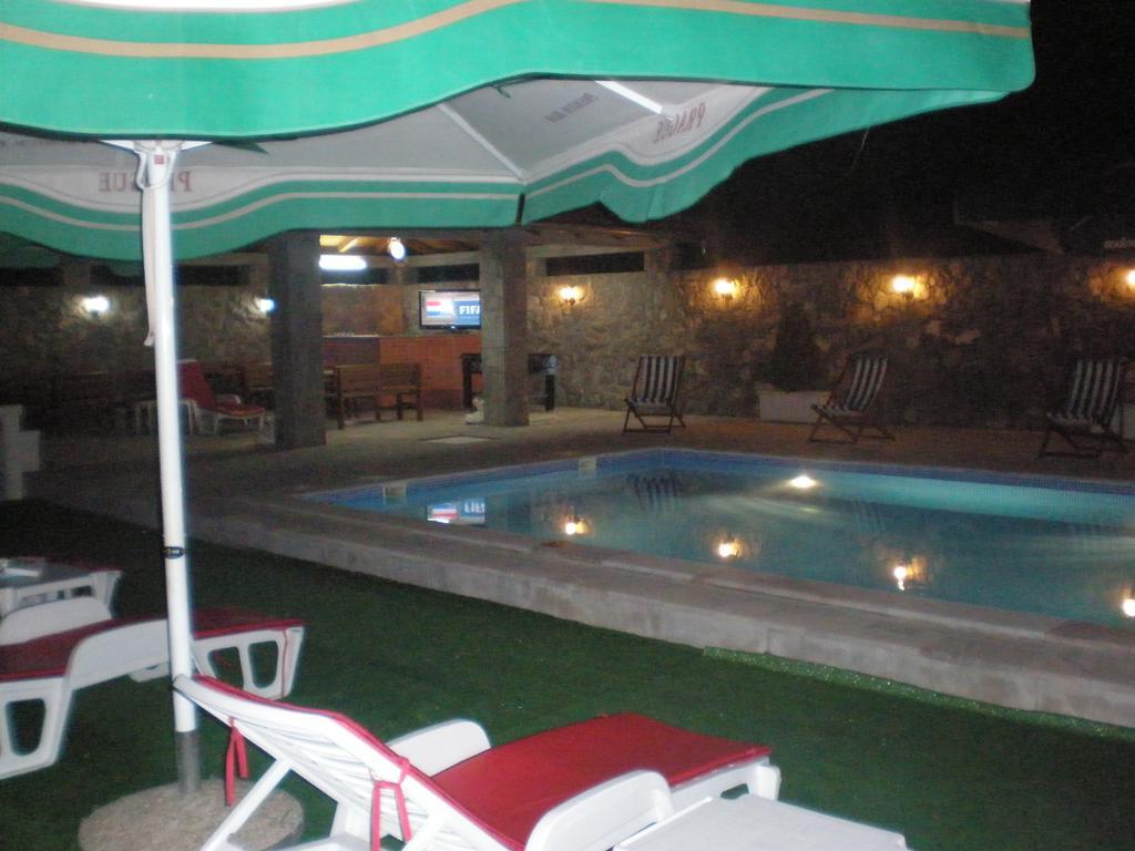 Apartments Vila Lazarevic Tivat Luaran gambar