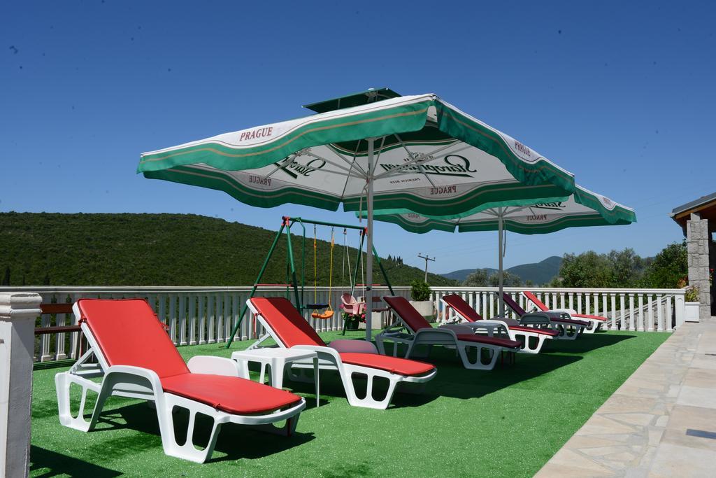 Apartments Vila Lazarevic Tivat Luaran gambar