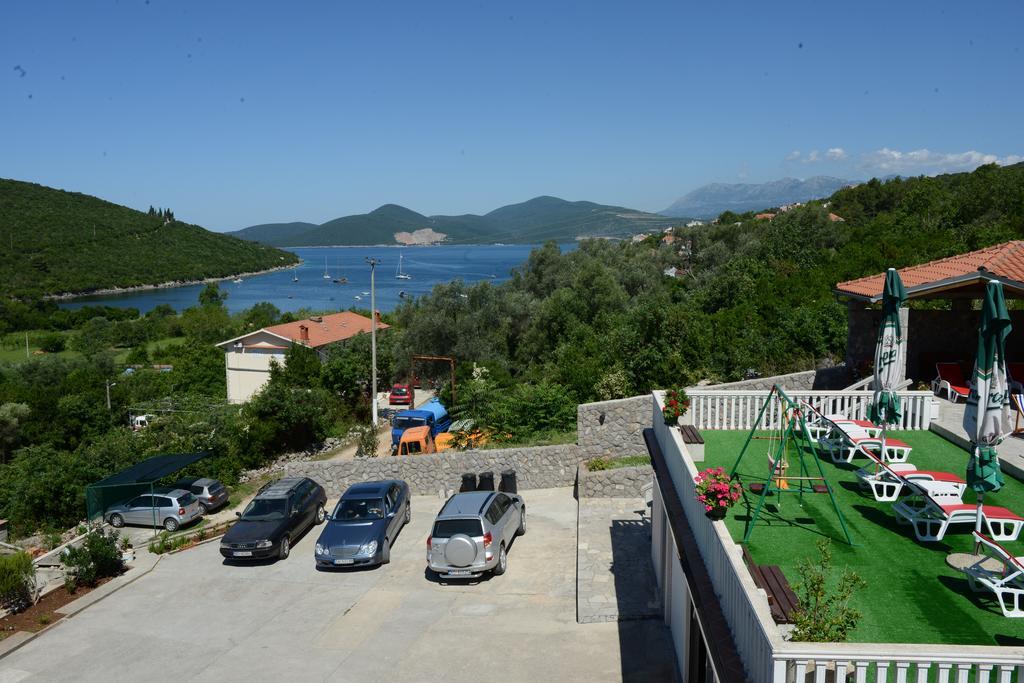 Apartments Vila Lazarevic Tivat Luaran gambar
