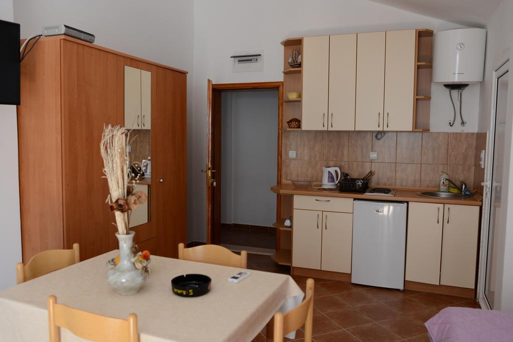 Apartments Vila Lazarevic Tivat Bilik gambar
