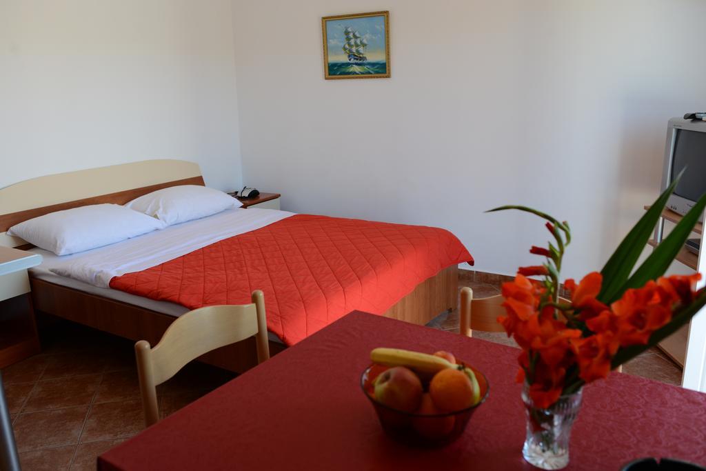 Apartments Vila Lazarevic Tivat Bilik gambar