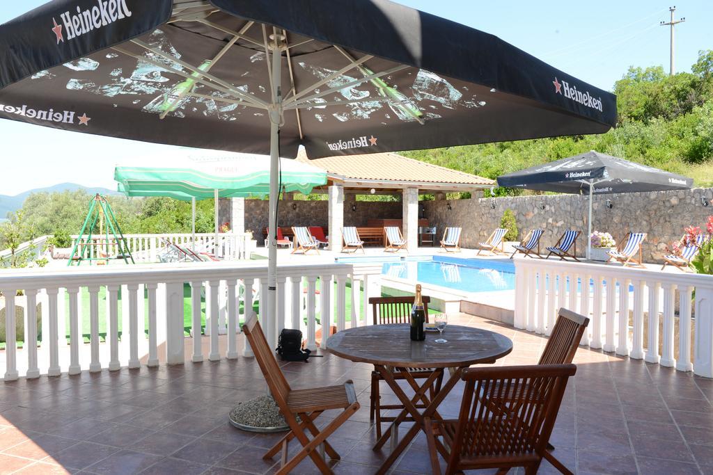 Apartments Vila Lazarevic Tivat Bilik gambar