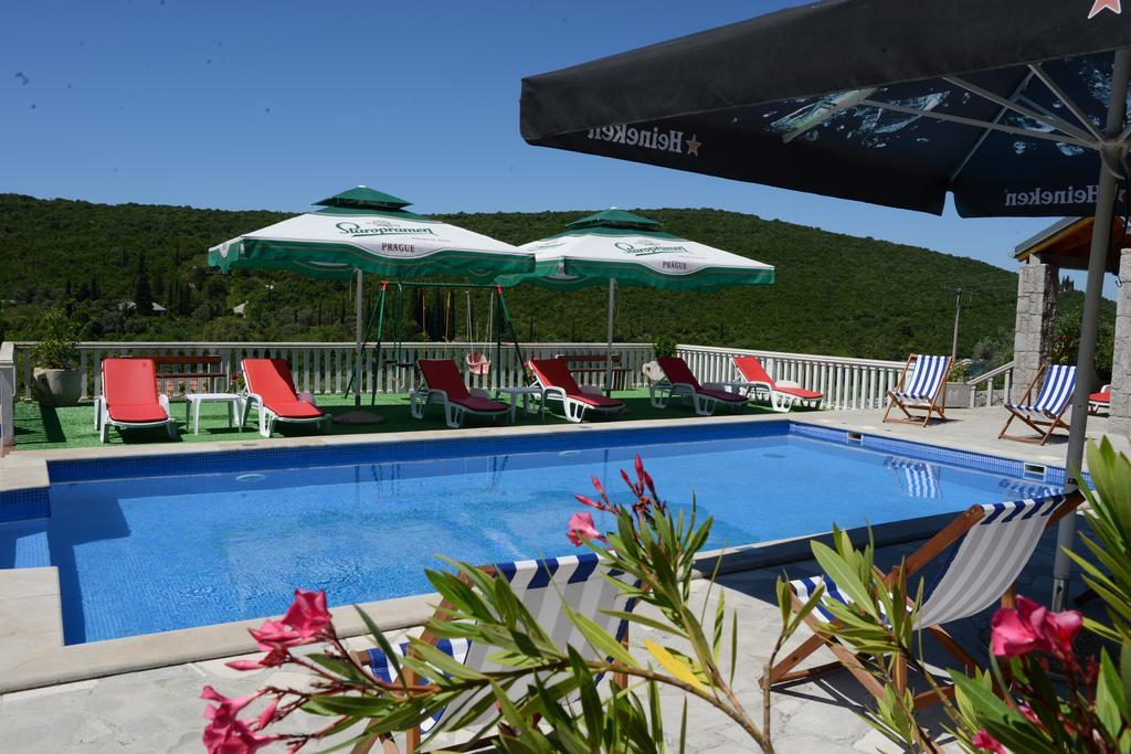 Apartments Vila Lazarevic Tivat Luaran gambar