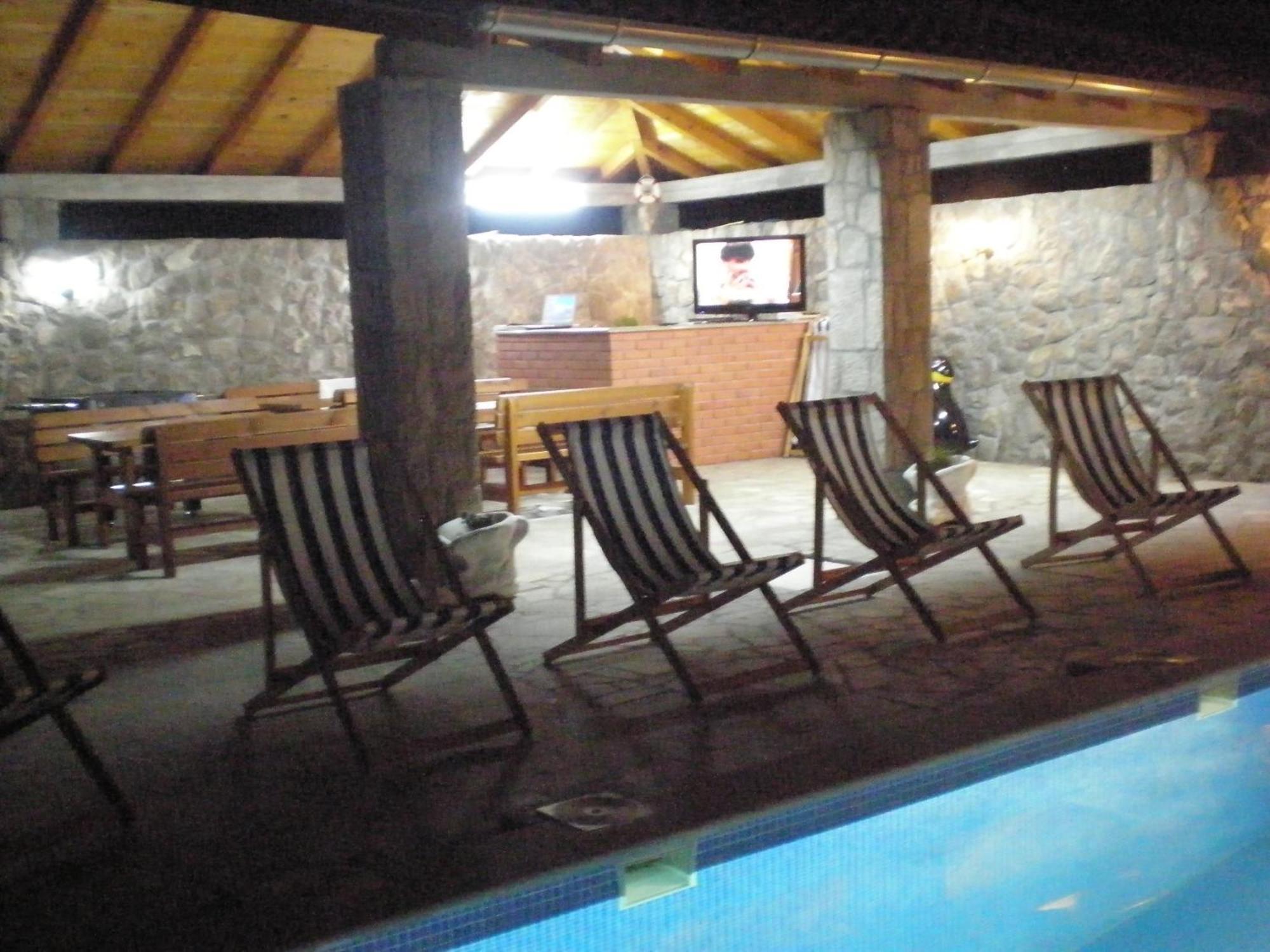 Apartments Vila Lazarevic Tivat Luaran gambar