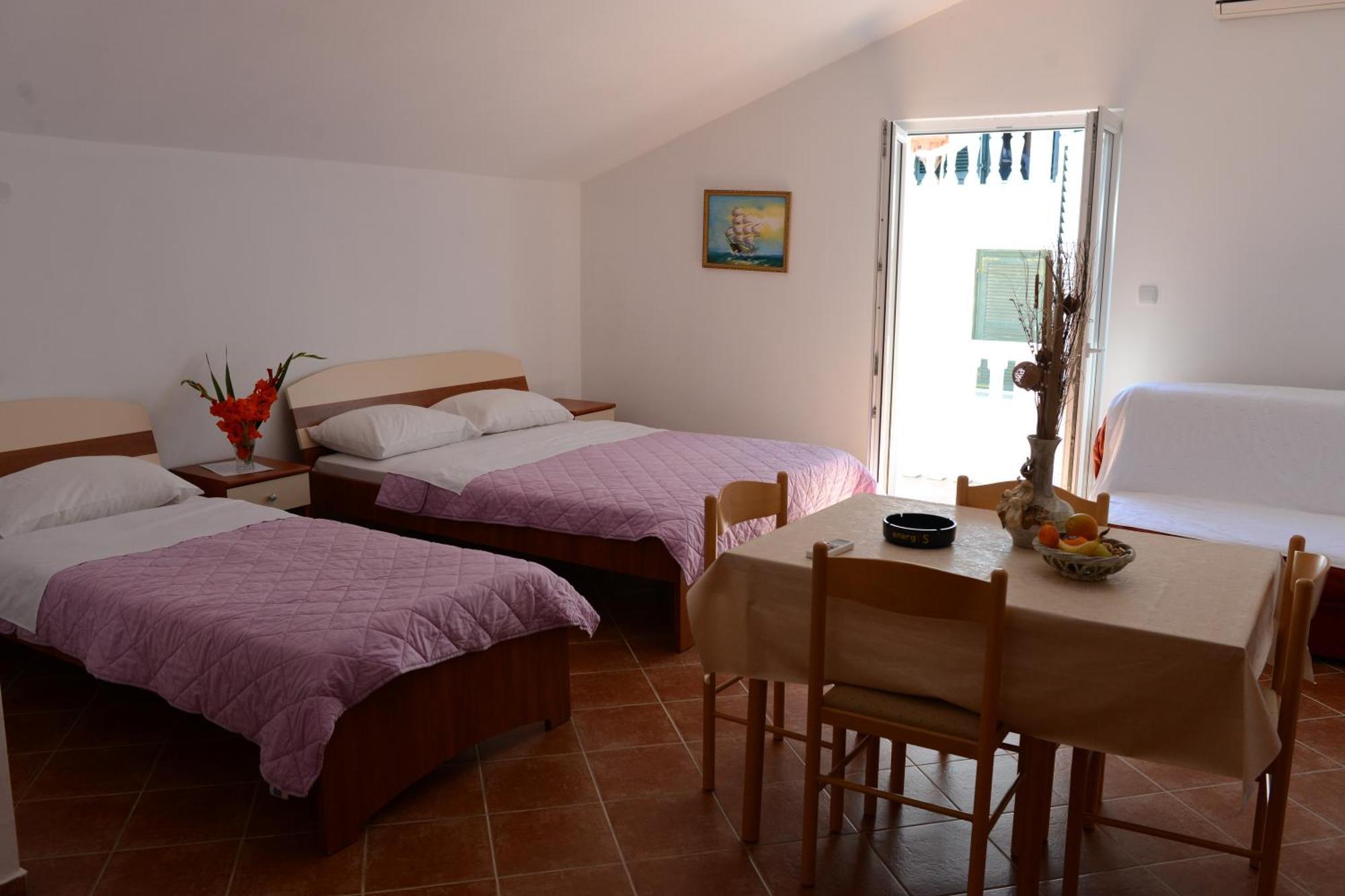 Apartments Vila Lazarevic Tivat Bilik gambar