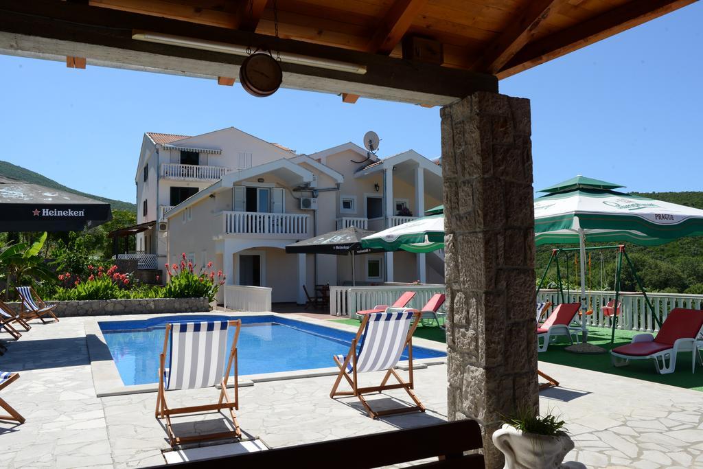Apartments Vila Lazarevic Tivat Luaran gambar