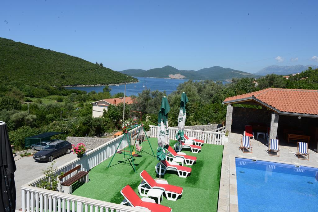 Apartments Vila Lazarevic Tivat Luaran gambar