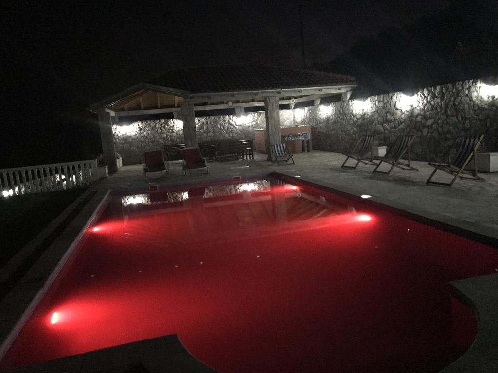 Apartments Vila Lazarevic Tivat Luaran gambar