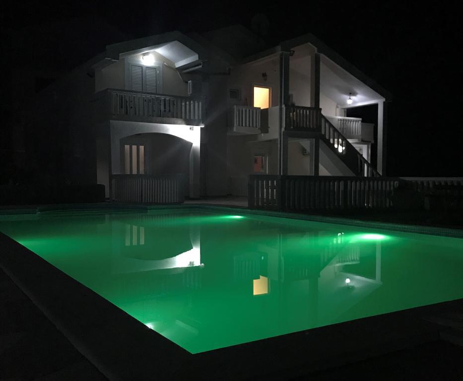 Apartments Vila Lazarevic Tivat Luaran gambar