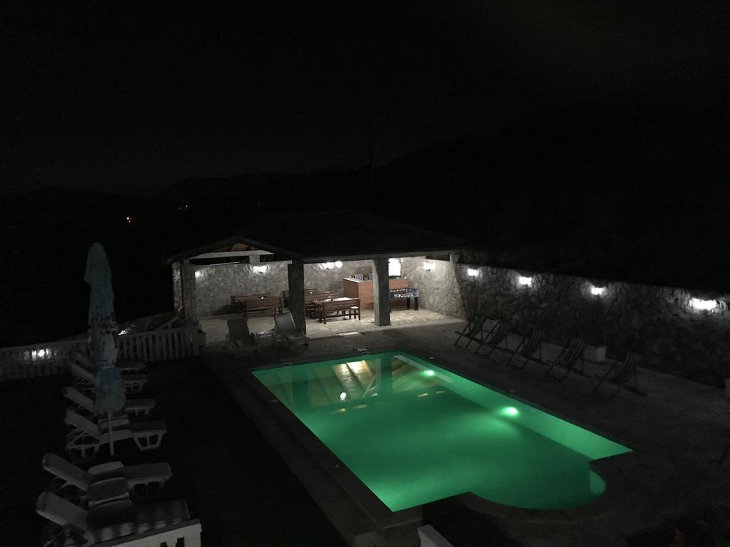 Apartments Vila Lazarevic Tivat Luaran gambar