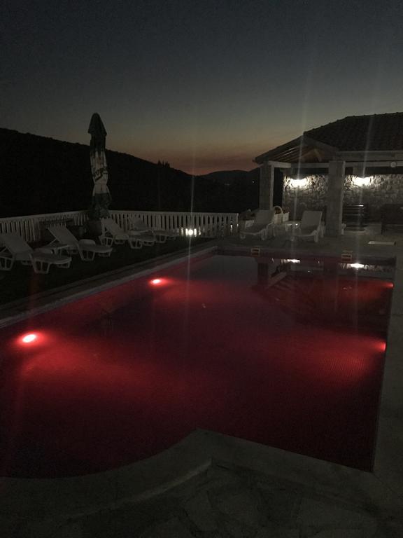 Apartments Vila Lazarevic Tivat Luaran gambar