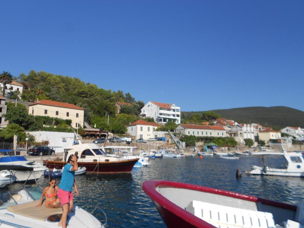 Apartments Vila Lazarevic Tivat Luaran gambar