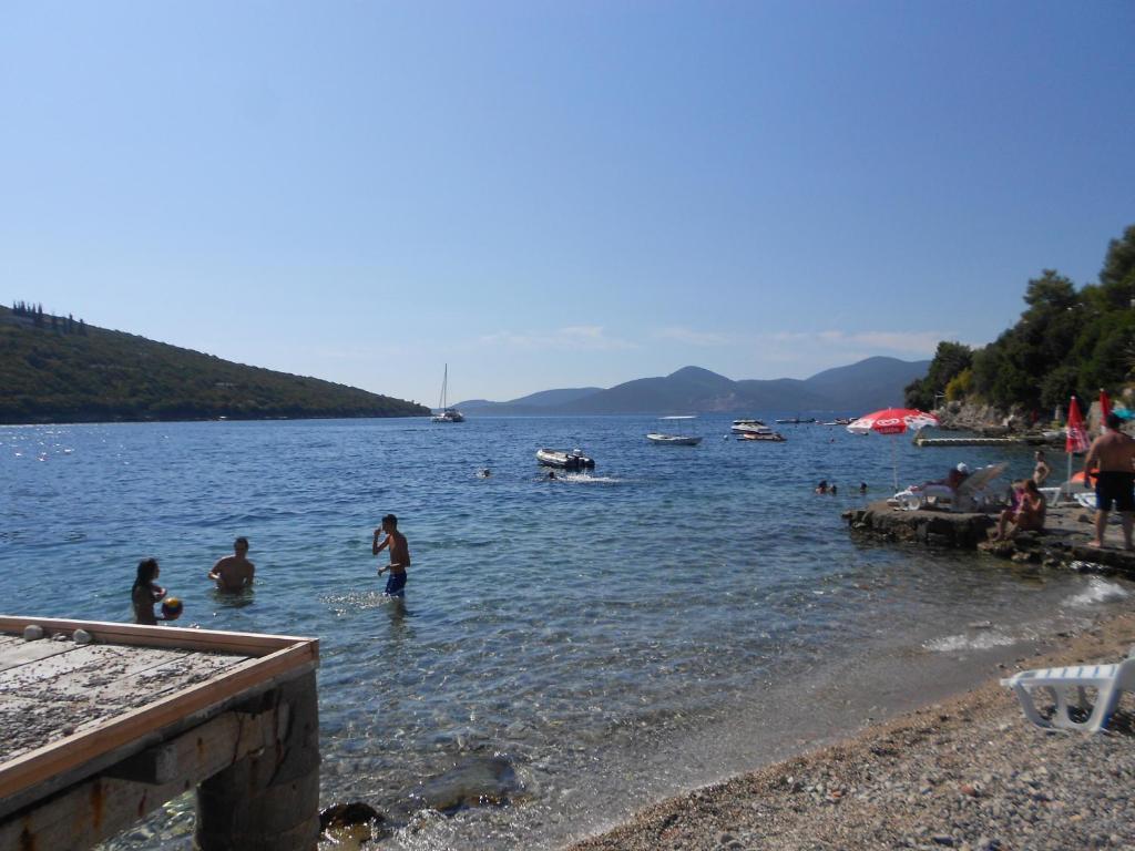 Apartments Vila Lazarevic Tivat Luaran gambar